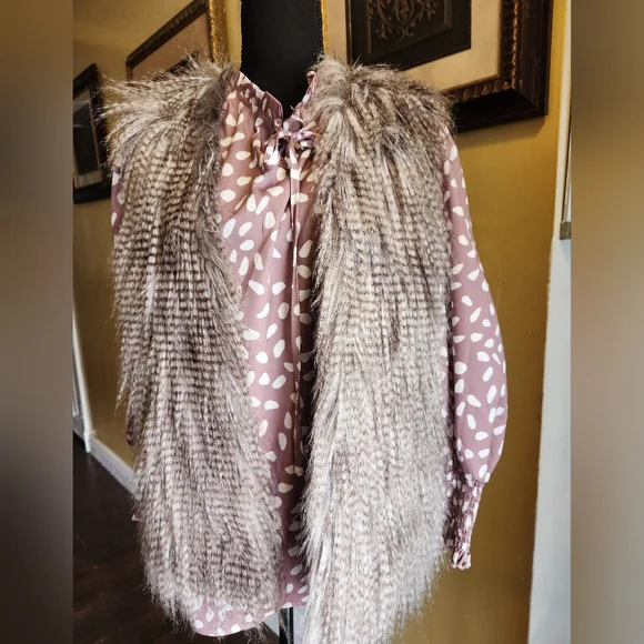 Pink Republic Charcoal Grey Faux Fur Vest Women's Sz (M) NWOT - Picture 3 of 7